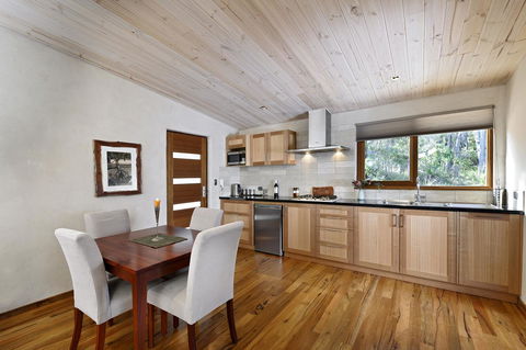 Aiyana Retreat - Goulburn Accommodation 8