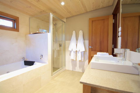 Aiyana Retreat - Goulburn Accommodation 21