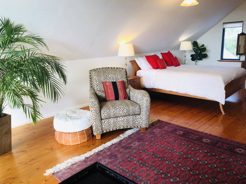 Zephyr Studio - Goulburn Accommodation 13