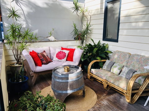 Zephyr Studio - Goulburn Accommodation 9