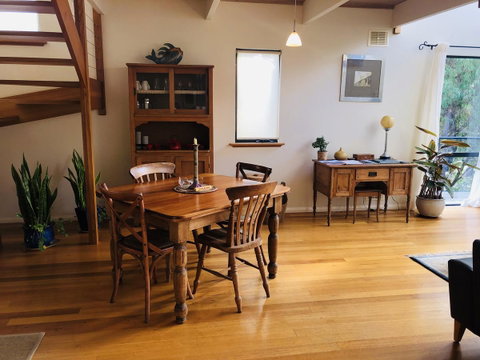 Zephyr Studio - Goulburn Accommodation 7