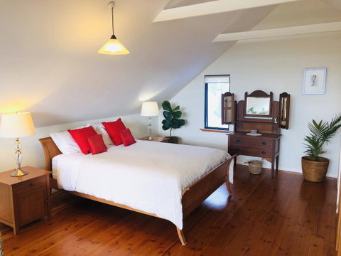 Zephyr Studio - Goulburn Accommodation 12