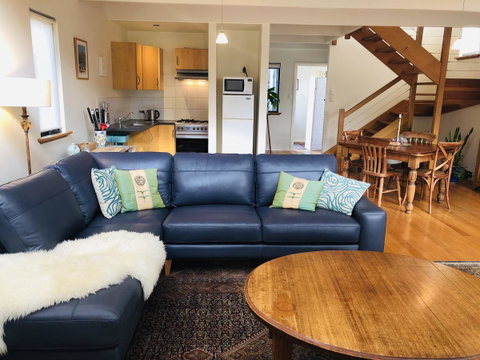 Zephyr Studio - Goulburn Accommodation 2