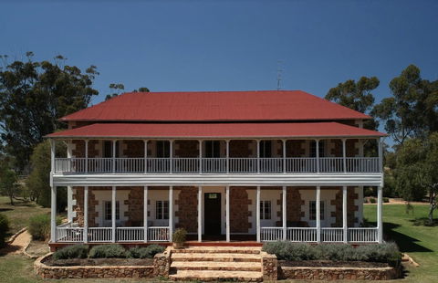 Daisy Cottage - Goulburn Accommodation 5