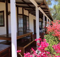 Daisy Cottage - Goulburn Accommodation