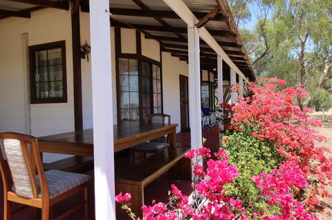Daisy Cottage - Goulburn Accommodation 0