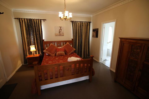 Daisy Cottage - Goulburn Accommodation 10