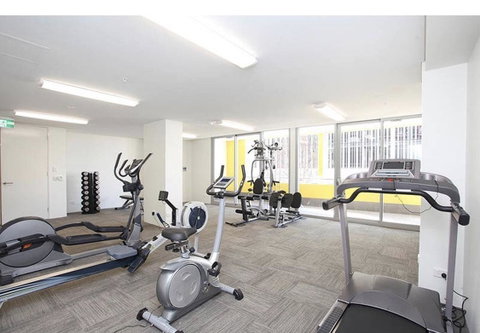 Perth Luxury City Apartment- Free Parking - Goulburn Accommodation 6