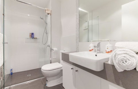 Perth Luxury City Apartment- Free Parking - Goulburn Accommodation 7