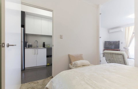 Perth Luxury City Apartment- Free Parking - Goulburn Accommodation 8