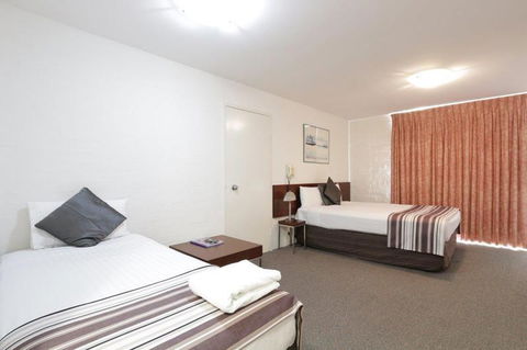 Atrium Hotel Mandurah - Goulburn Accommodation 1