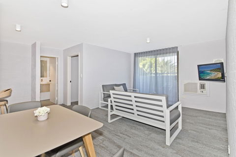 Atrium Hotel Mandurah - Goulburn Accommodation 25