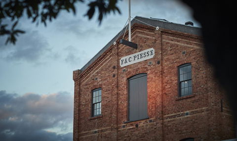 The Premier Mill Hotel - Goulburn Accommodation 12