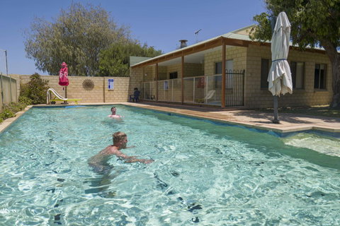 Lancelin Lodge - Goulburn Accommodation 24
