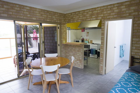 Lancelin Lodge - Goulburn Accommodation 1