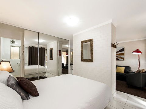 Rosalie 02 - Goulburn Accommodation 11