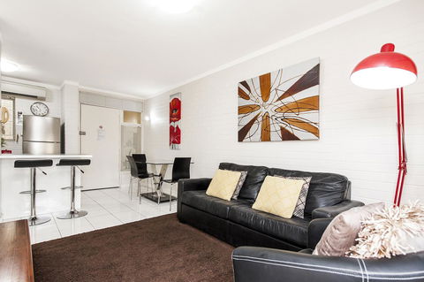 Rosalie 02 - Goulburn Accommodation 9