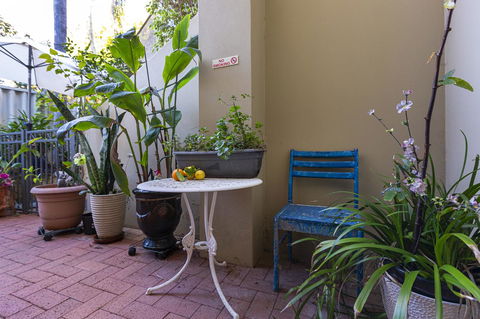 Como Executive Apartment - Goulburn Accommodation 11