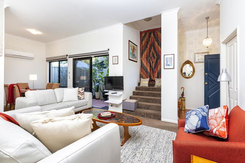 Como Executive Apartment - Goulburn Accommodation 9
