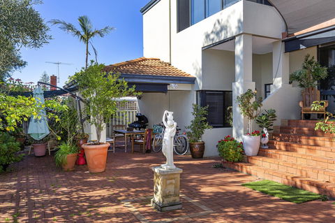 Como Executive Apartment - Goulburn Accommodation 16