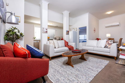 Como Executive Apartment - Goulburn Accommodation 0