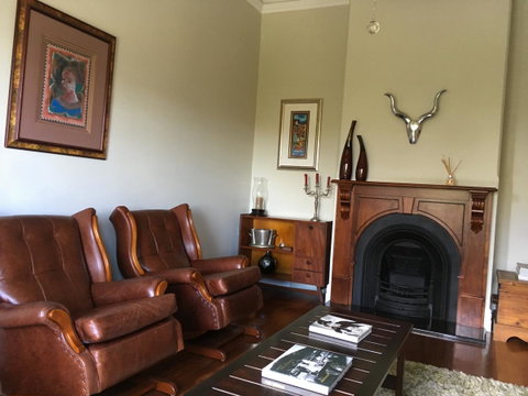 Rowley House - Goulburn Accommodation 17