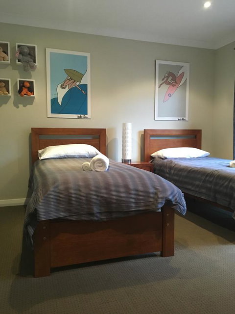 Rowley House - Goulburn Accommodation 4