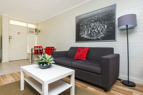 Rosalie 46 - Goulburn Accommodation 7