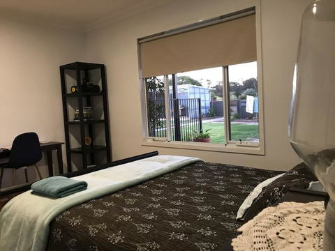 The Mains Guest House 2 Bedroom Farm Stay - Goulburn Accommodation 3