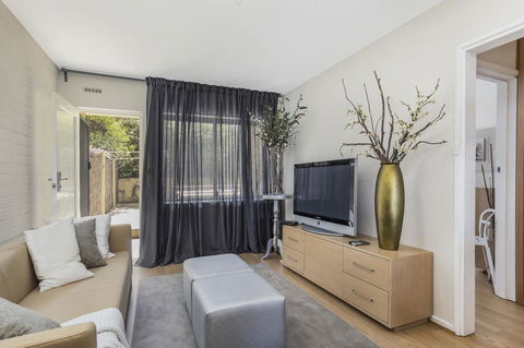 Gorgeous 26 1 Bed Designer Fitout Perfect Location - Goulburn Accommodation 14