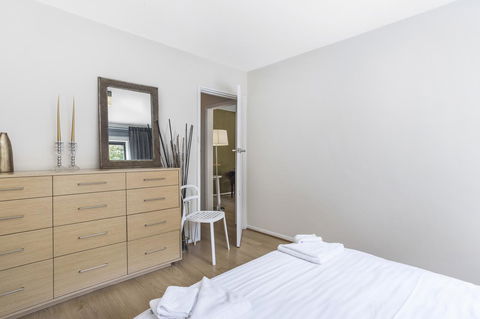 Gorgeous 26 1 Bed Designer Fitout Perfect Location - Goulburn Accommodation 17