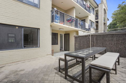 Gorgeous 26 1 Bed Designer Fitout Perfect Location - Goulburn Accommodation 15