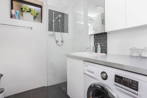 Gorgeous 26 1 Bed Designer Fitout Perfect Location - Goulburn Accommodation 36
