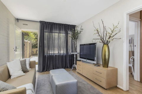 Gorgeous 26 1 Bed Designer Fitout Perfect Location - Goulburn Accommodation 35