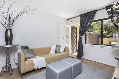 Gorgeous 26 1 Bed Designer Fitout Perfect Location - Goulburn Accommodation 23