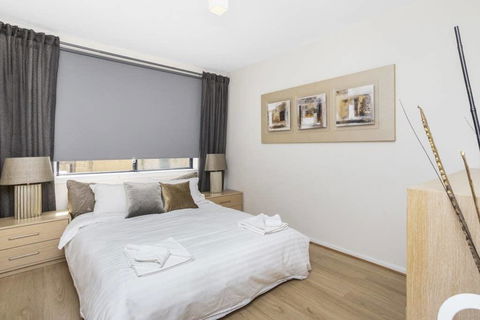 Gorgeous 26 1 Bed Designer Fitout Perfect Location - Goulburn Accommodation 31