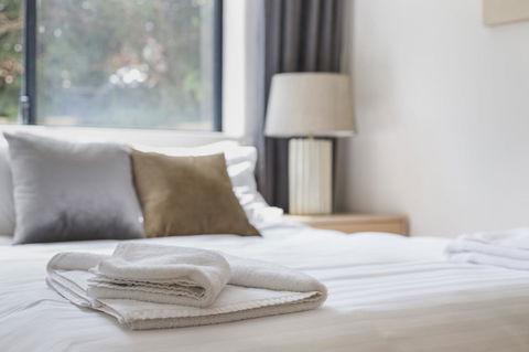 Gorgeous 26 1 Bed Designer Fitout Perfect Location - Goulburn Accommodation 4