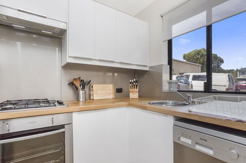 Gorgeous 26 1 Bed Designer Fitout Perfect Location - Goulburn Accommodation 9