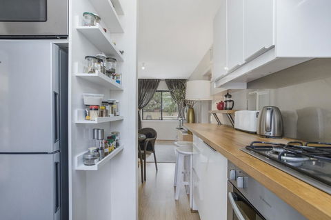 Gorgeous 26 1 Bed Designer Fitout Perfect Location - Goulburn Accommodation 7
