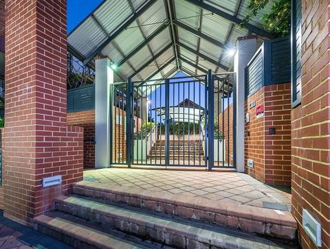Subiaco Emporium Apartment - Goulburn Accommodation 6