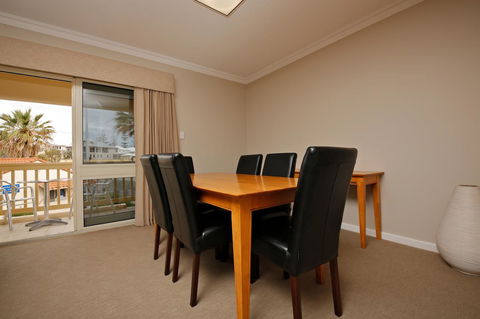 The Marina Hotel - Mindarie - Goulburn Accommodation 11