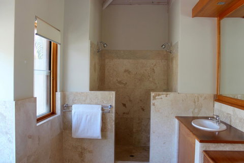Moana Spa Villas - Prime Yallingup Location - Goulburn Accommodation 14