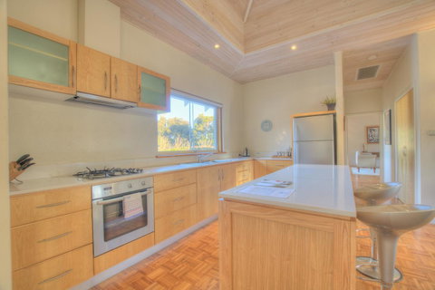 Moana Spa Villas - Prime Yallingup Location - Goulburn Accommodation 29
