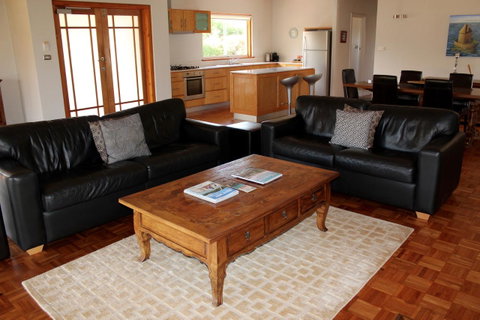 Moana Spa Villas - Prime Yallingup Location - Goulburn Accommodation 7
