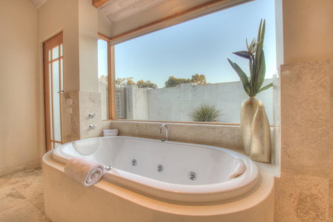 Moana Spa Villas - Prime Yallingup Location - Goulburn Accommodation 6