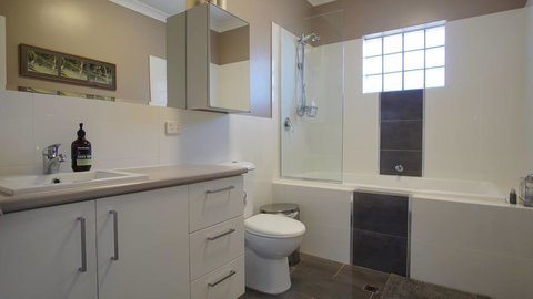 Mullaloo B & B - Goulburn Accommodation 20