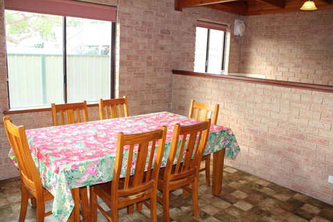 Kestrel Chalets - Goulburn Accommodation 20