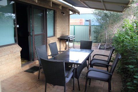 Kestrel Chalets - Goulburn Accommodation 11