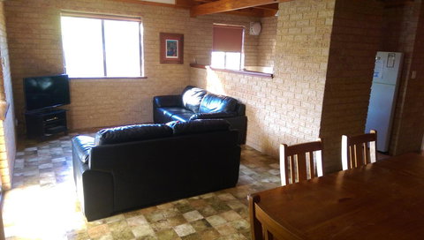 Kestrel Chalets - Goulburn Accommodation 1