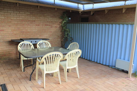 Kestrel Chalets - Goulburn Accommodation 23
